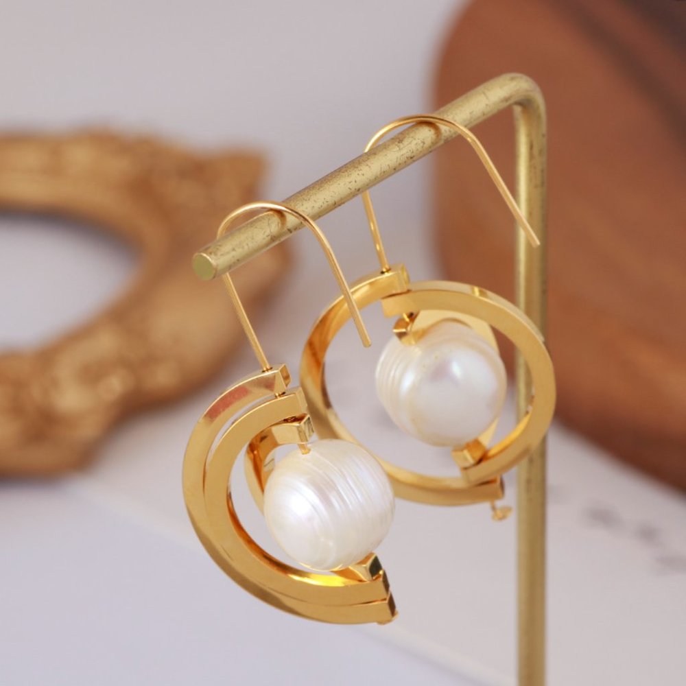 Tory Burch Kira Pearl Drop Earrings with Dust Bag (Gold)